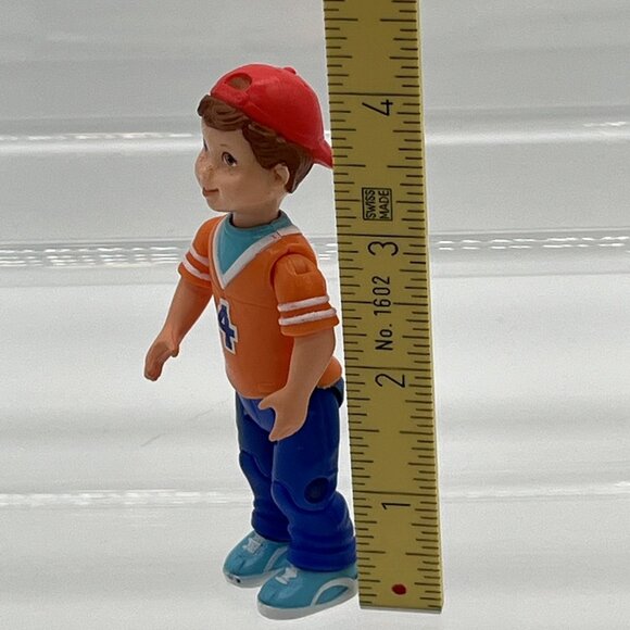 Fisher-Price Loving Family Dollhouse Boy Brother Doll Figure Baseball Cap 2002 - Picture 5 of 6